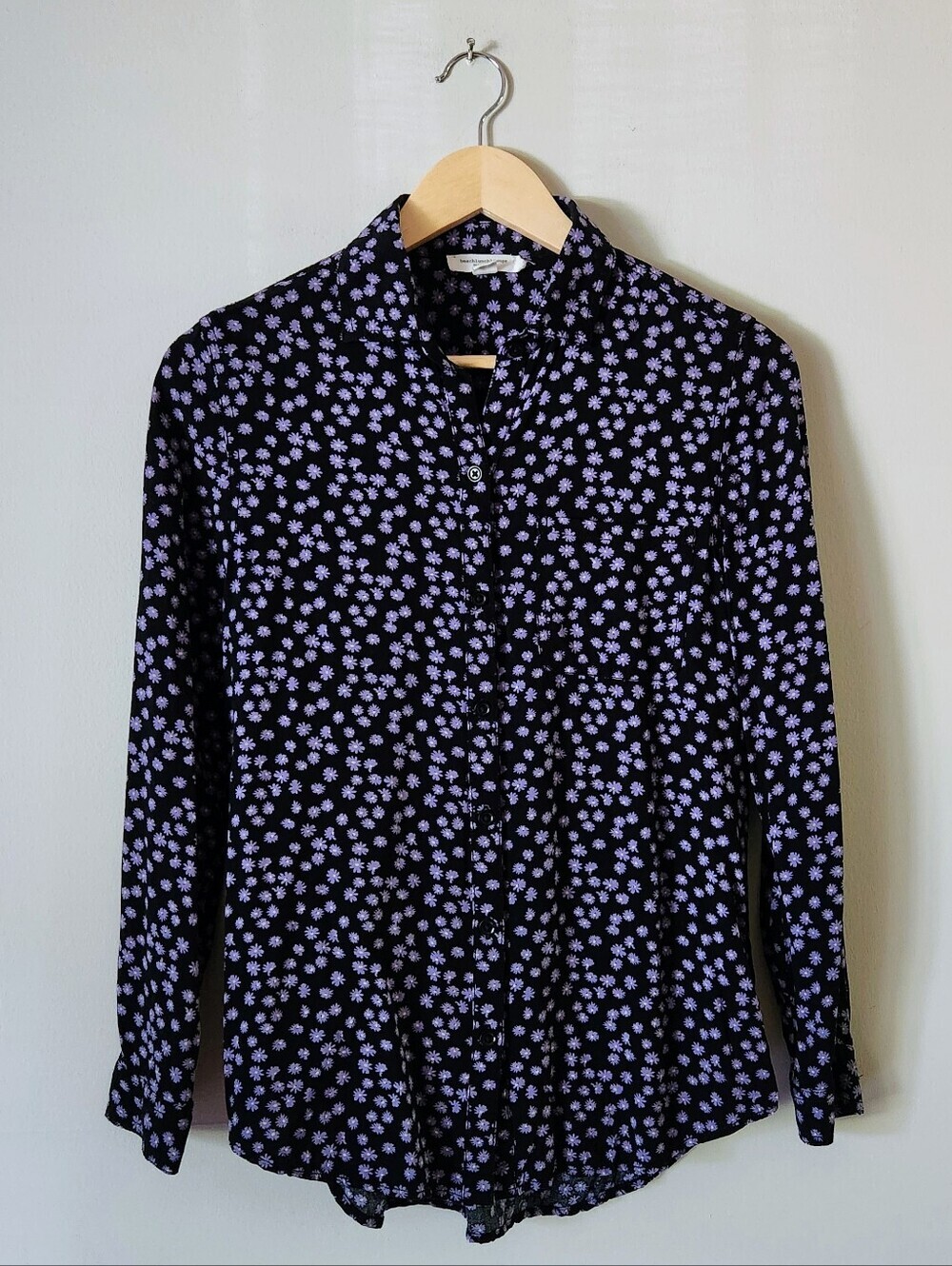 beachlunchlounge Black Button-Up Blouse with Lavender Daisy Print Sz S